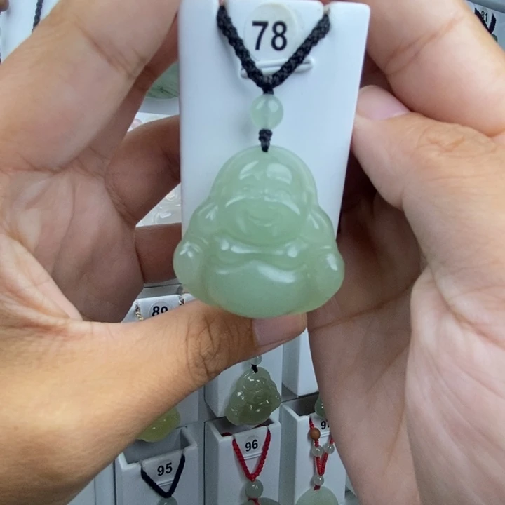 石英质玉未镶嵌颈饰