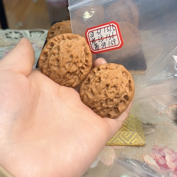 文玩核桃把件非嫁接北京