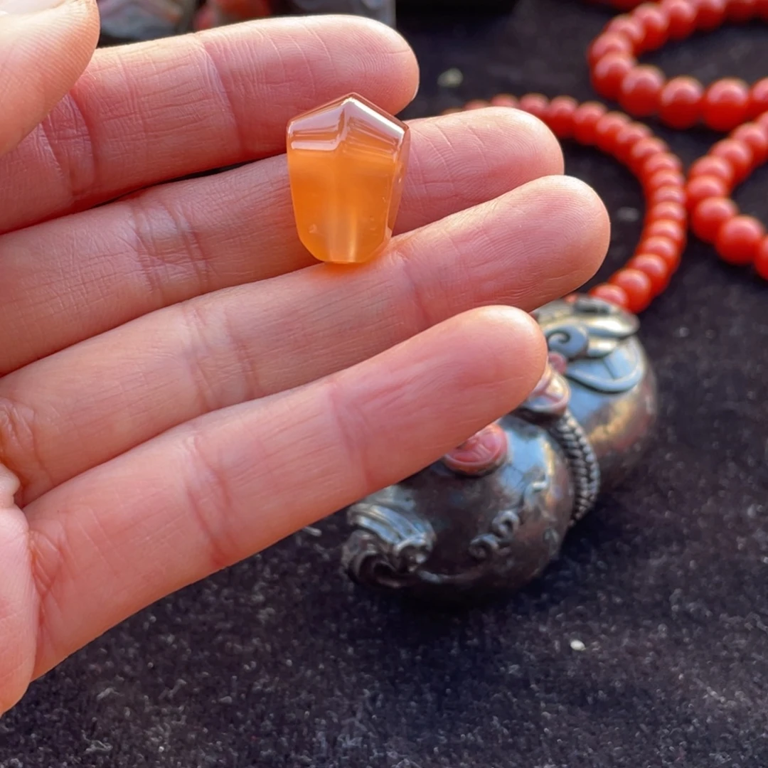 南红玛瑙未镶嵌天然原矿冰菊三通