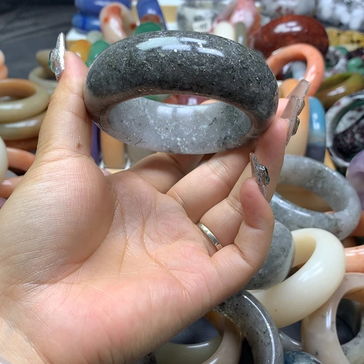 未镶嵌手镯石英质玉媚*