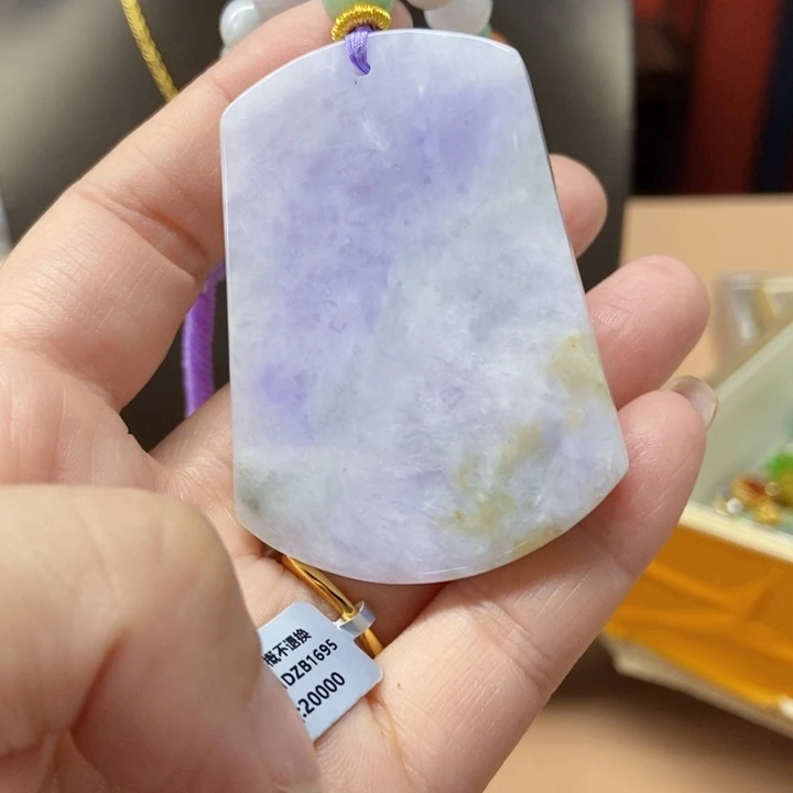 翡翠未镶嵌颈饰吊坠