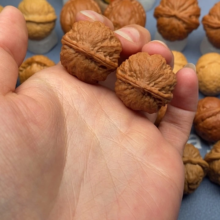 文玩核桃把件桃心板栗