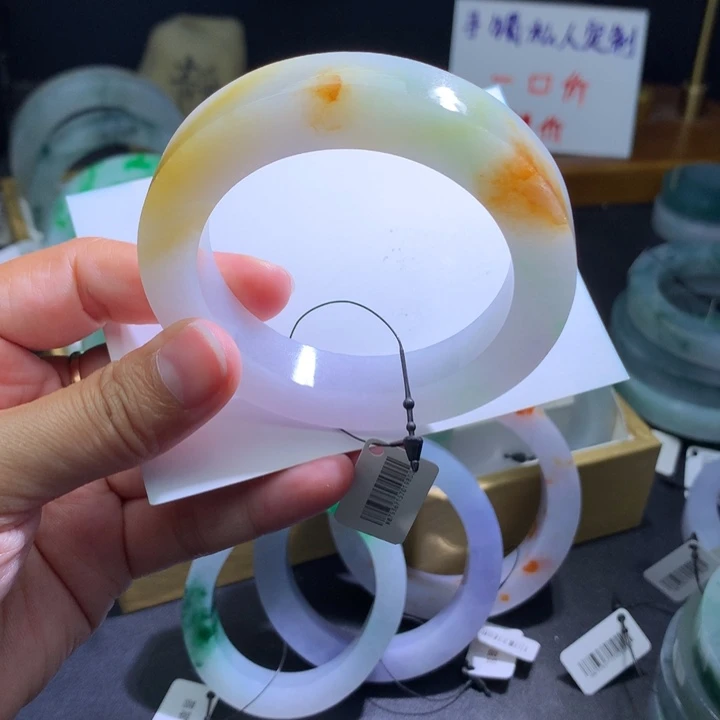 定制翡翠未镶嵌翡翠手镯