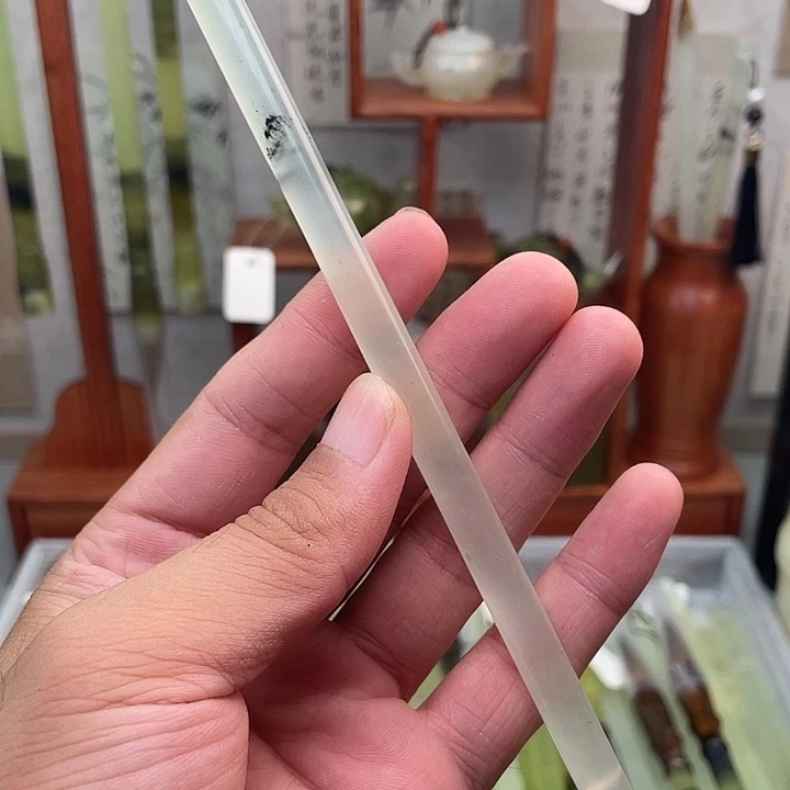 蛇纹石玉未镶嵌四大名玉毛笔