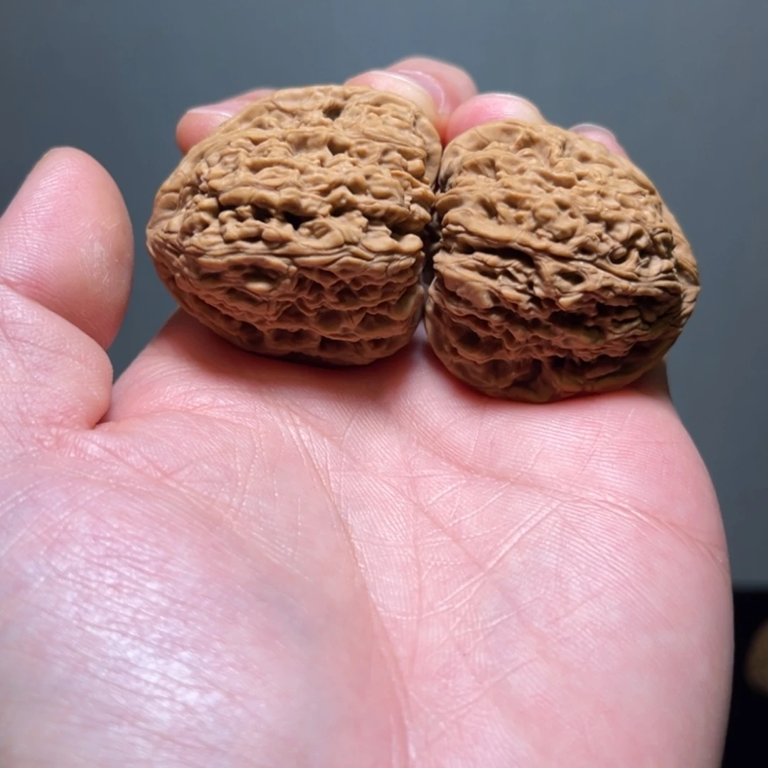 文玩核桃把件?**何南疆