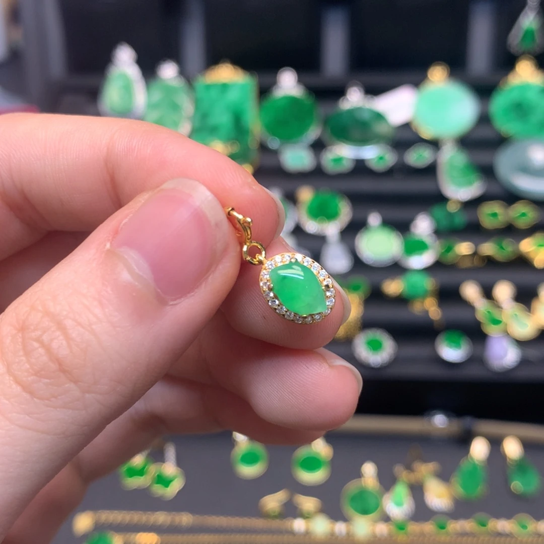 翡翠未镶嵌吊坠(不含链)有纹裂