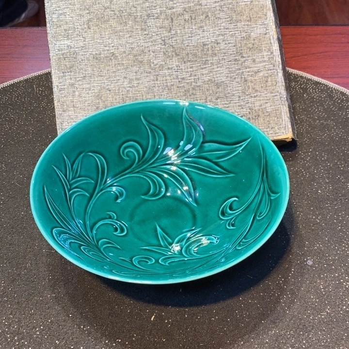 王***兔瓷片陶瓷艺术品制作工艺品