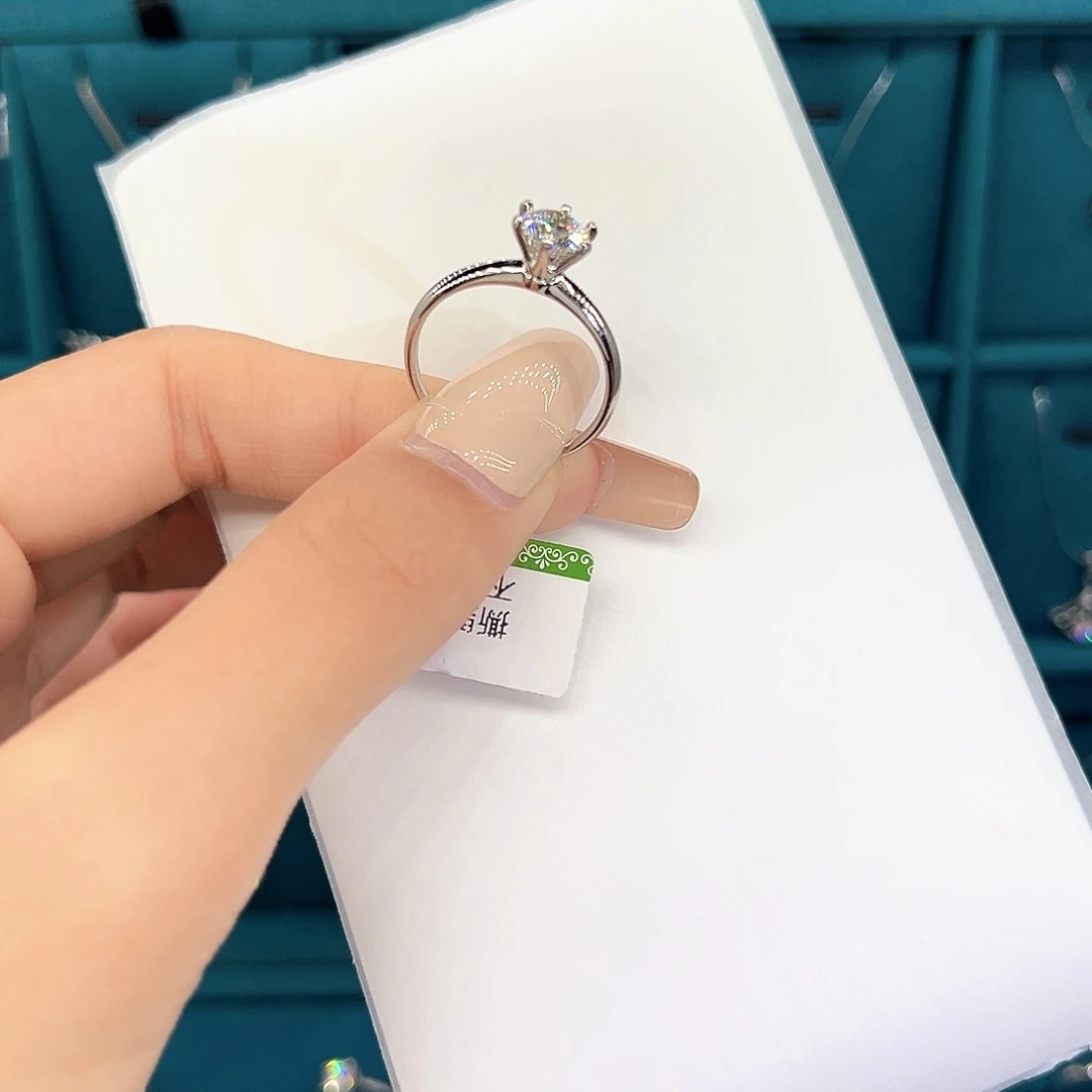 实验室培育钻石铂Pt950镶嵌t家六爪一克拉19