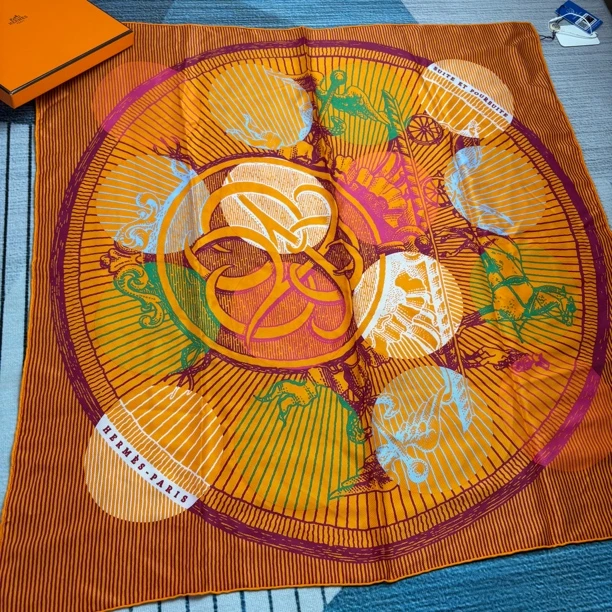 未使用 Hermes/爱马仕 爱马仕橙色70丝巾