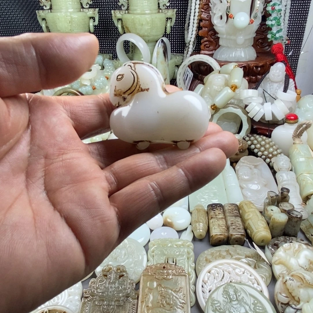 和田玉（糖玉）未镶嵌颈饰