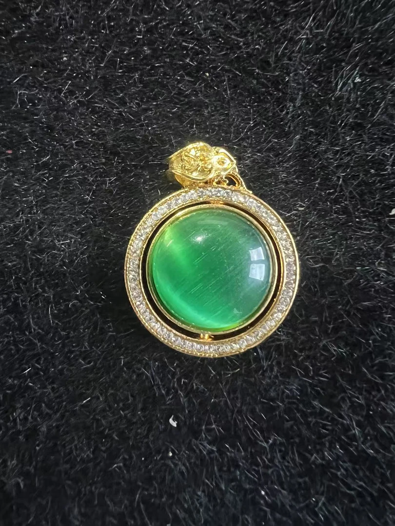 CT27 绿色鸽子蛋吊坠