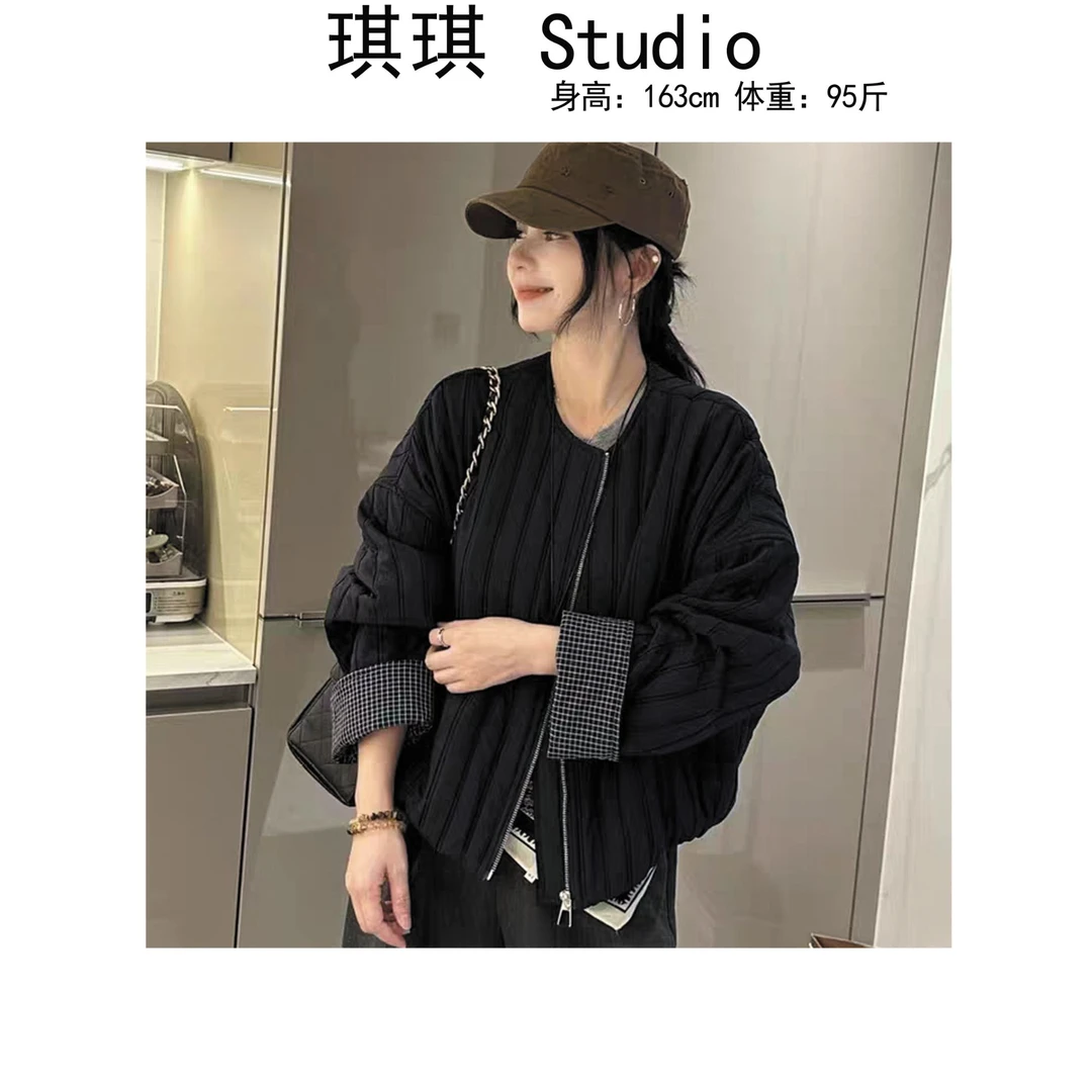 《琪琪家》秋冬季新款气质时尚翻边袖拼格子减龄薄棉服外套25855-B