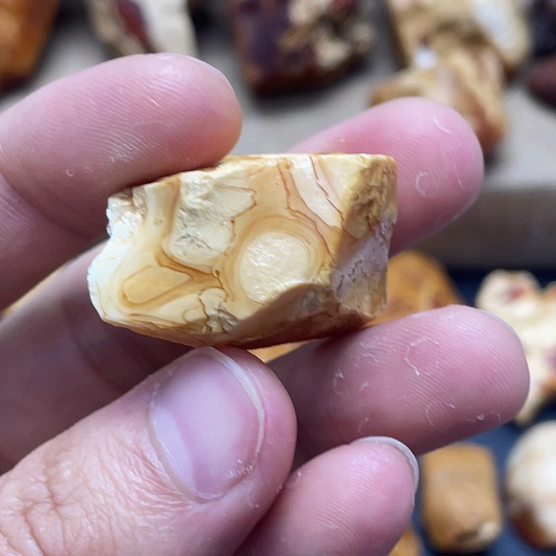 未镶嵌定制琥珀小**干定制