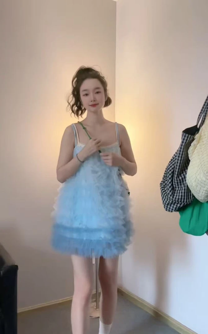 2025新款 美妙梦境 渐变吊带连衣裙女2025新款甜美辣妹无袖短裙