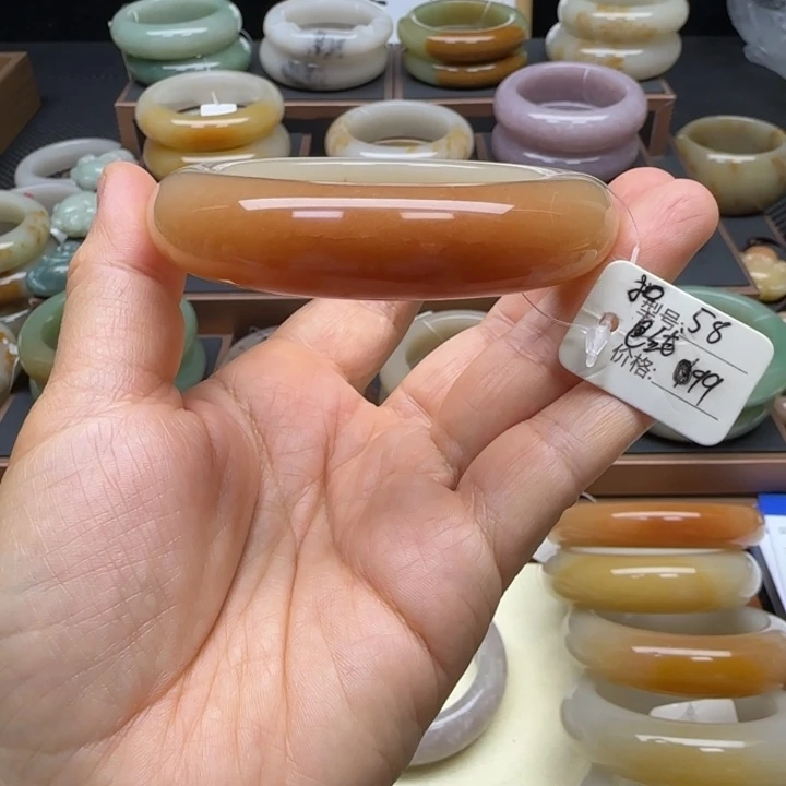 石英岩玉未镶嵌手镯