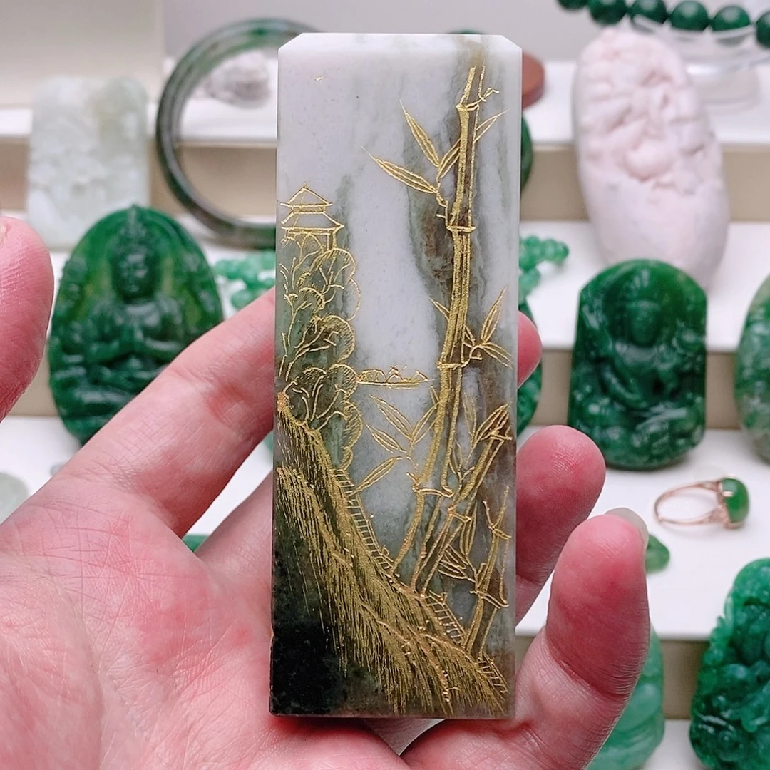 独山玉未镶嵌摆件