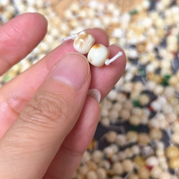 裸石蜜蜡未镶嵌8.1mm一对