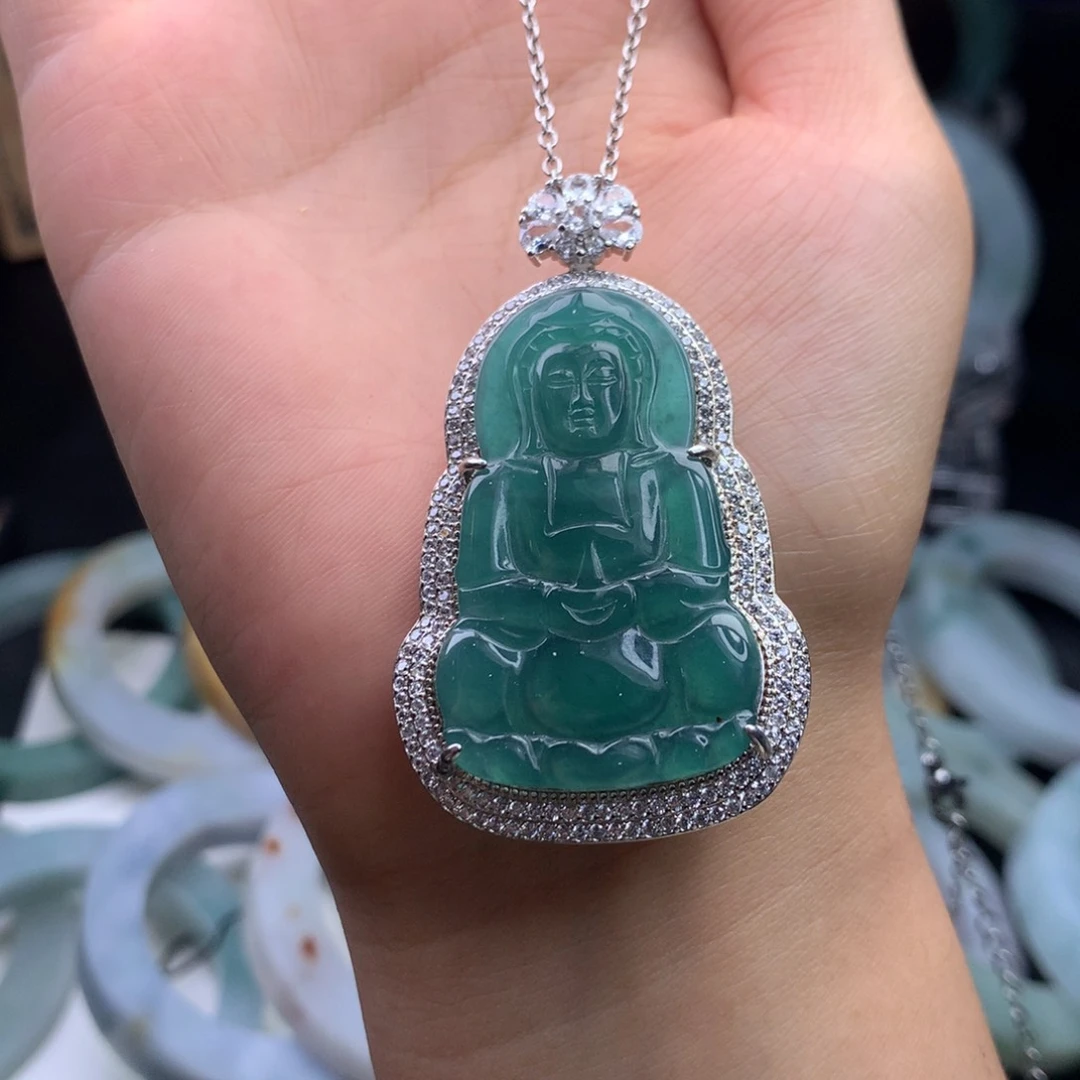 翡翠未镶嵌颈饰观音