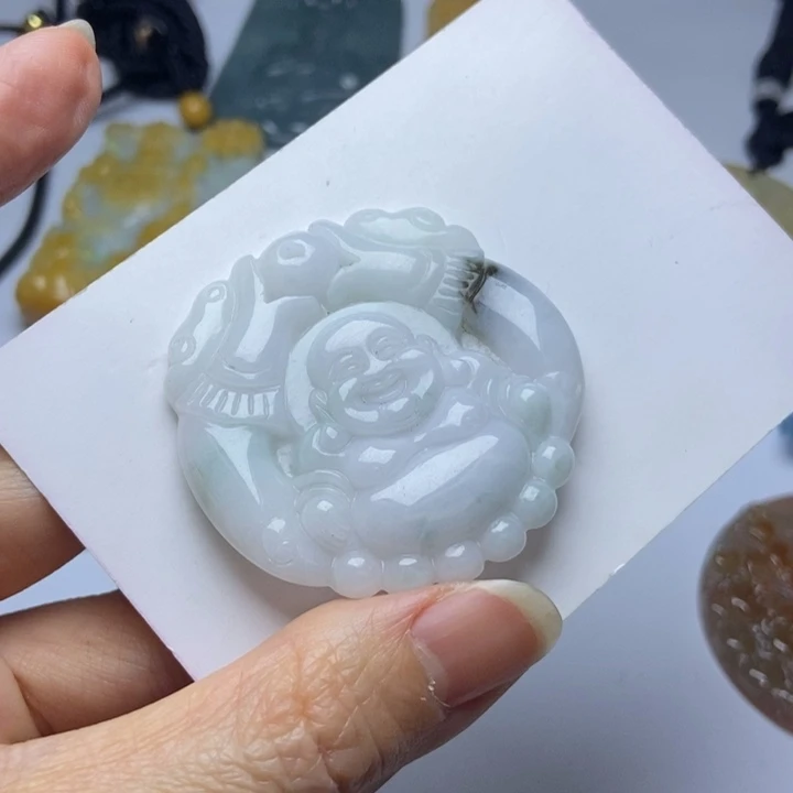 翡翠挂件未镶嵌翡翠