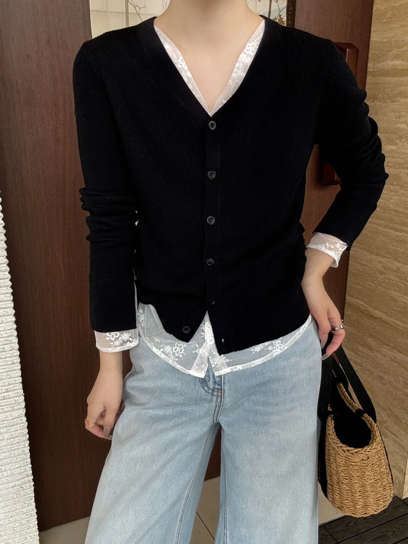 【俪宝】蕾丝拼接针织衫假两件双层V领垂感显瘦长袖掐腰设计感修身