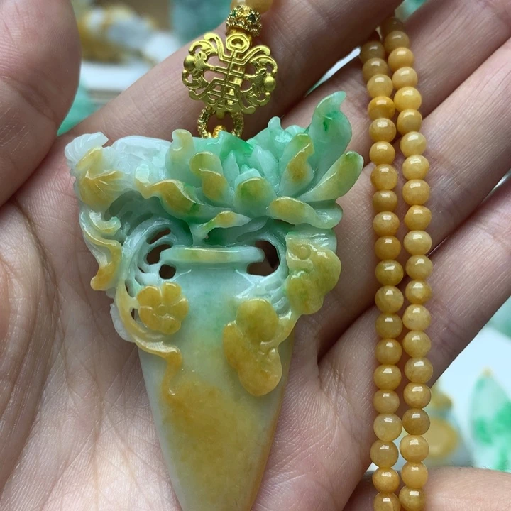 颈饰未镶嵌翡翠翡翠