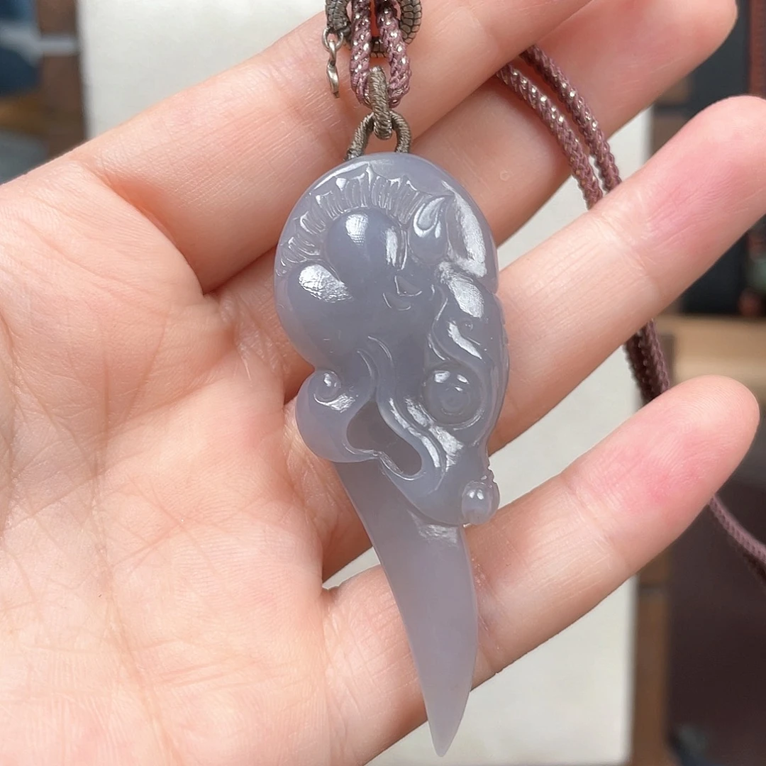 如***闻和田玉未镶嵌颈饰