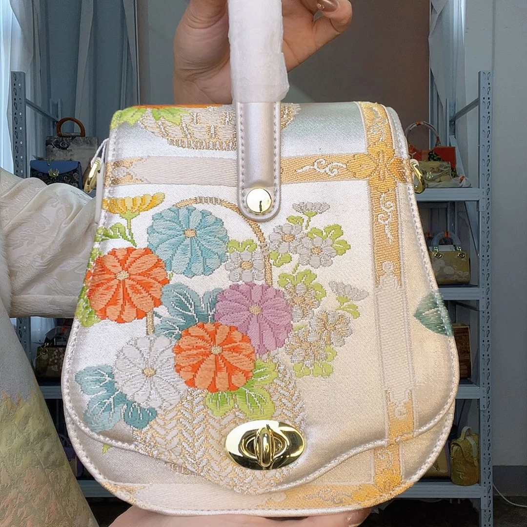 织物桑蚕丝非遗唐锦琵琶包