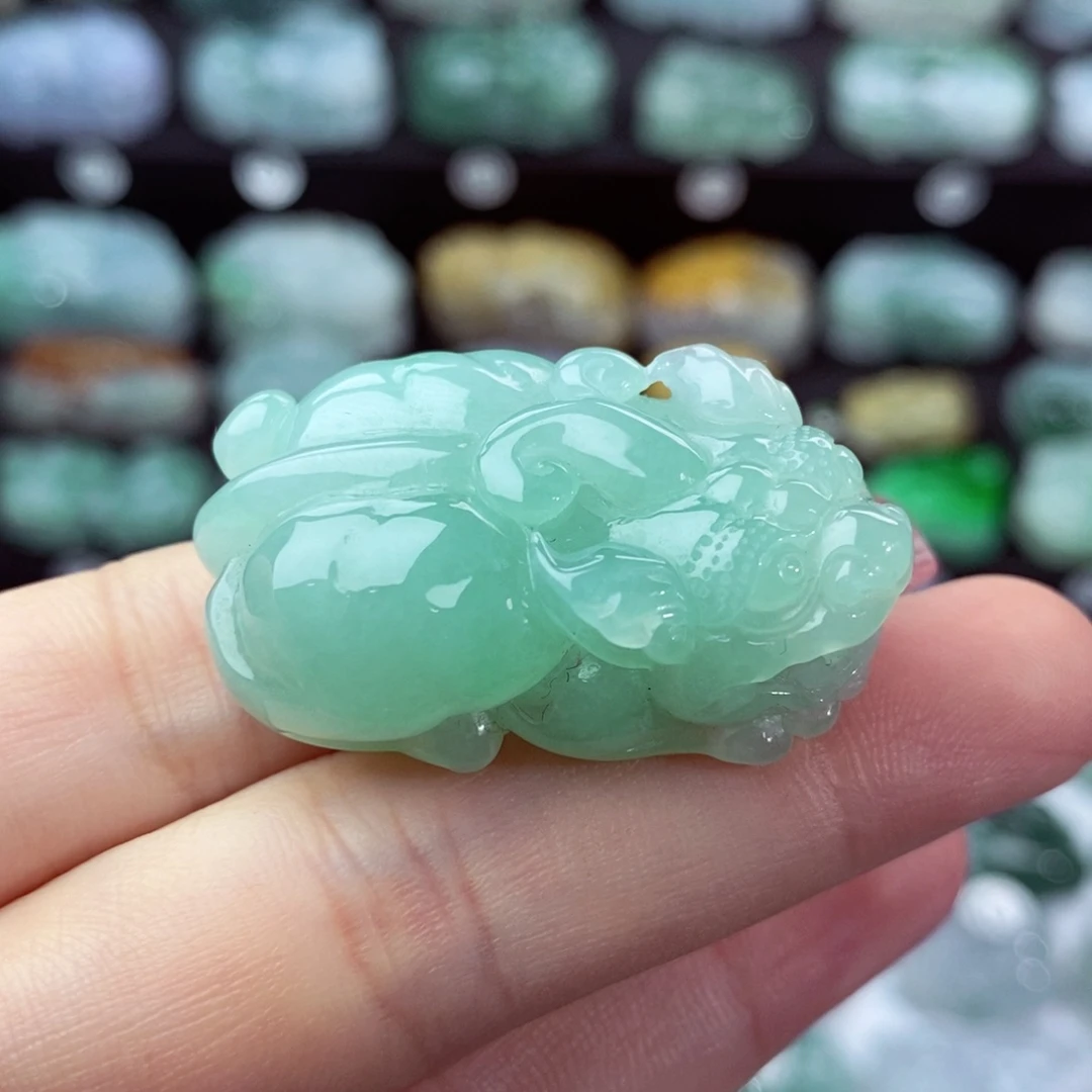 翡翠颈饰未镶嵌天然