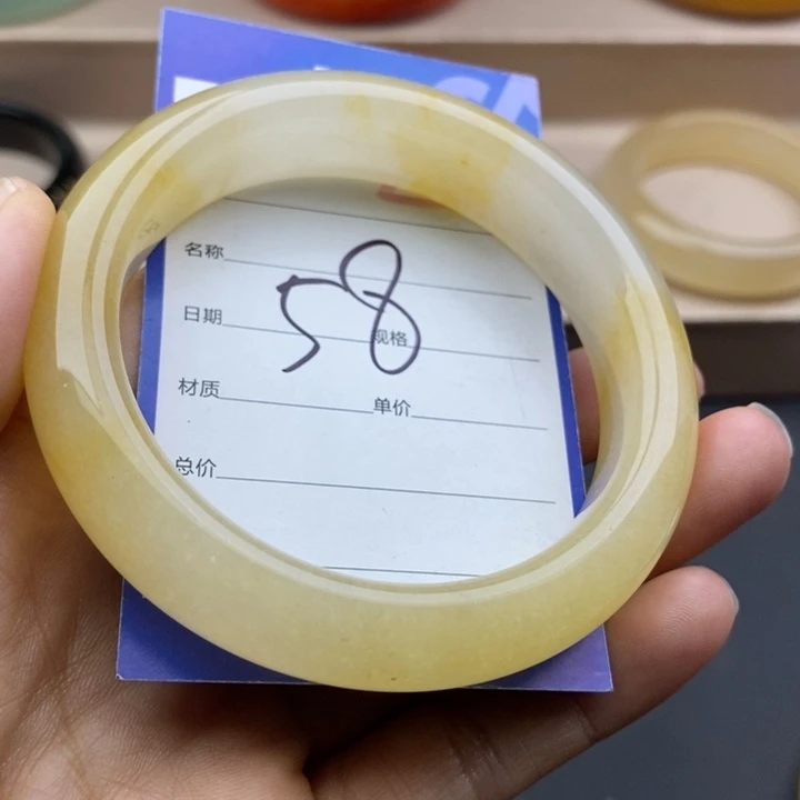 石英质玉未镶嵌手镯