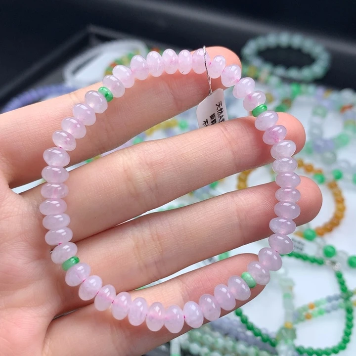 翡翠未镶嵌手镯小*卡