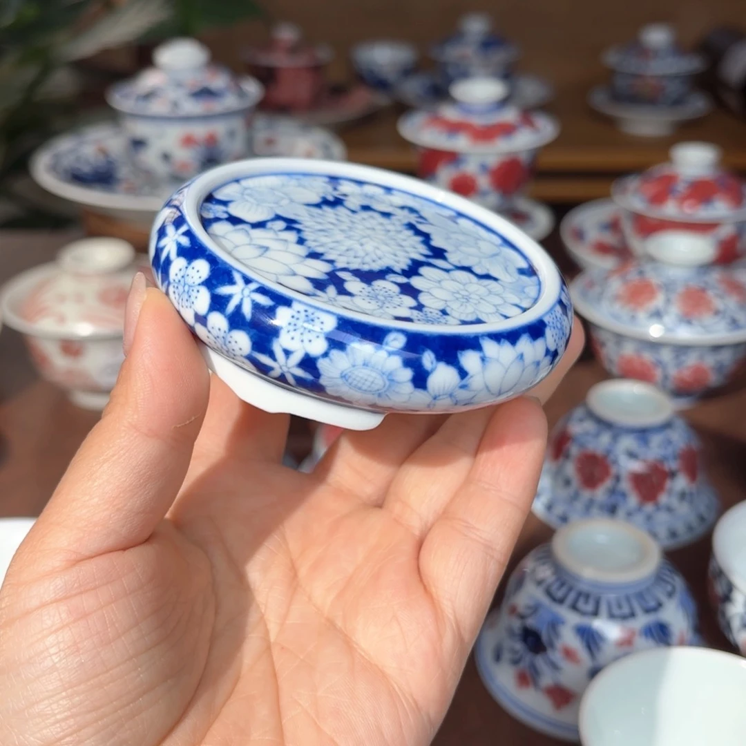 青花手绘万花盖置