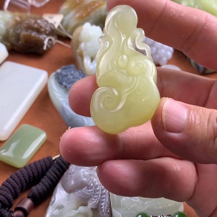 和田玉未镶嵌颈饰