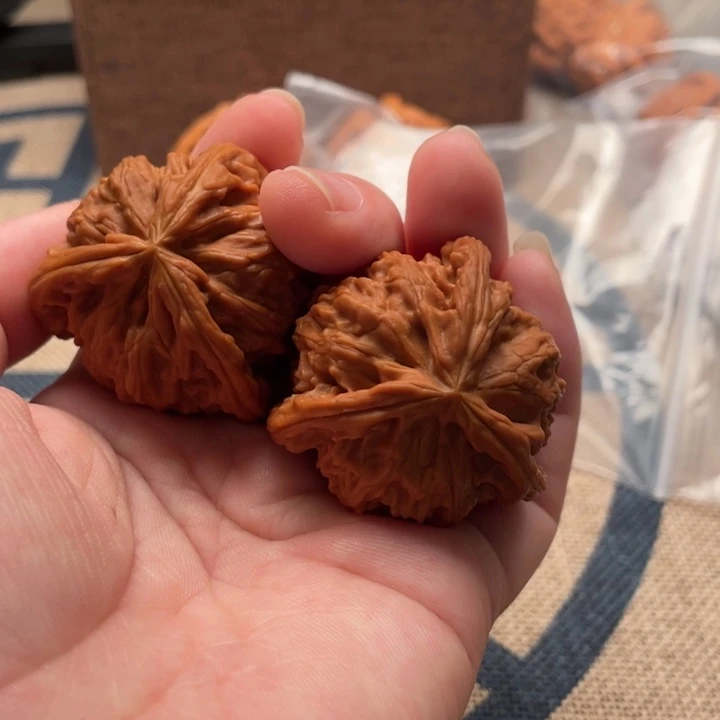 泡***蛋吊坠文玩核桃白狮子