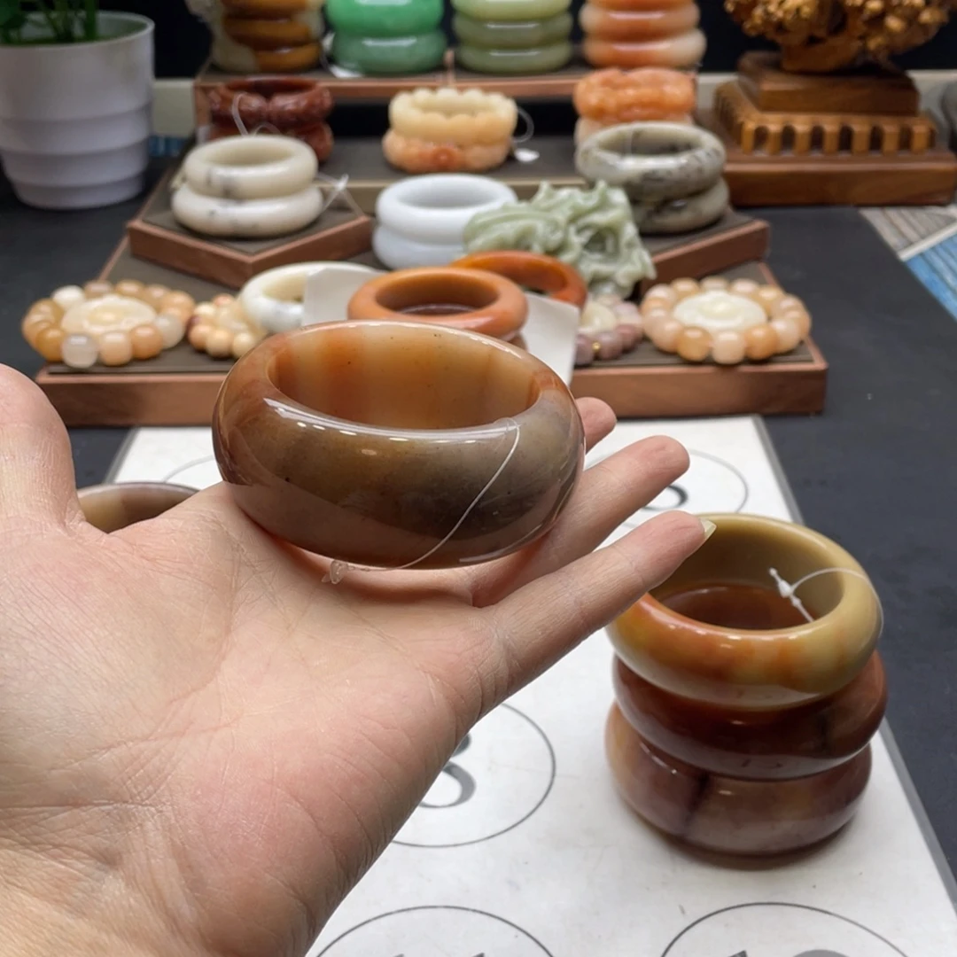 静***水石英岩玉未镶嵌手镯