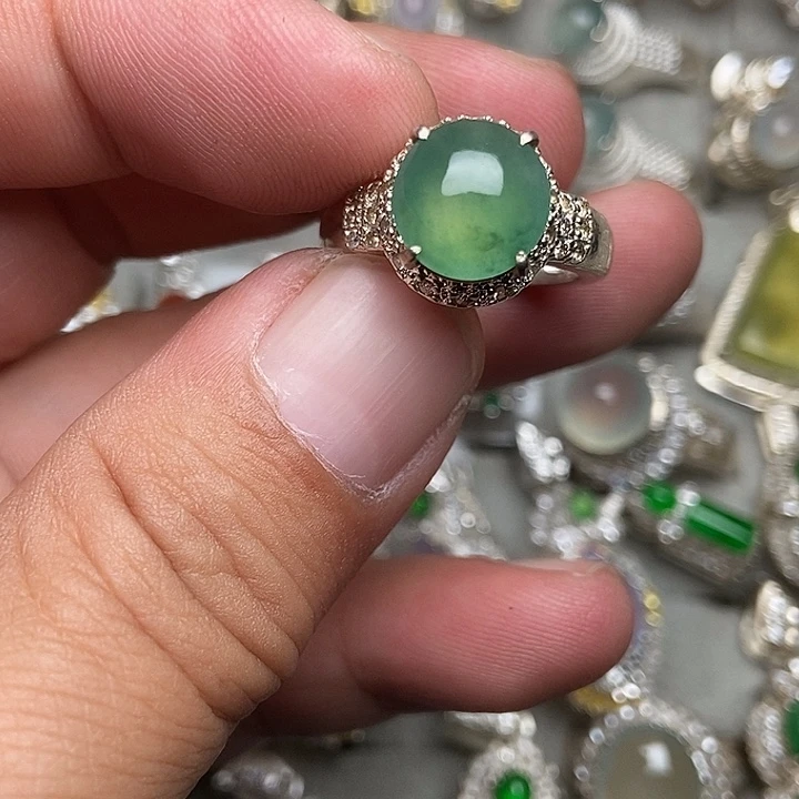 未镶嵌定制翡翠戒指