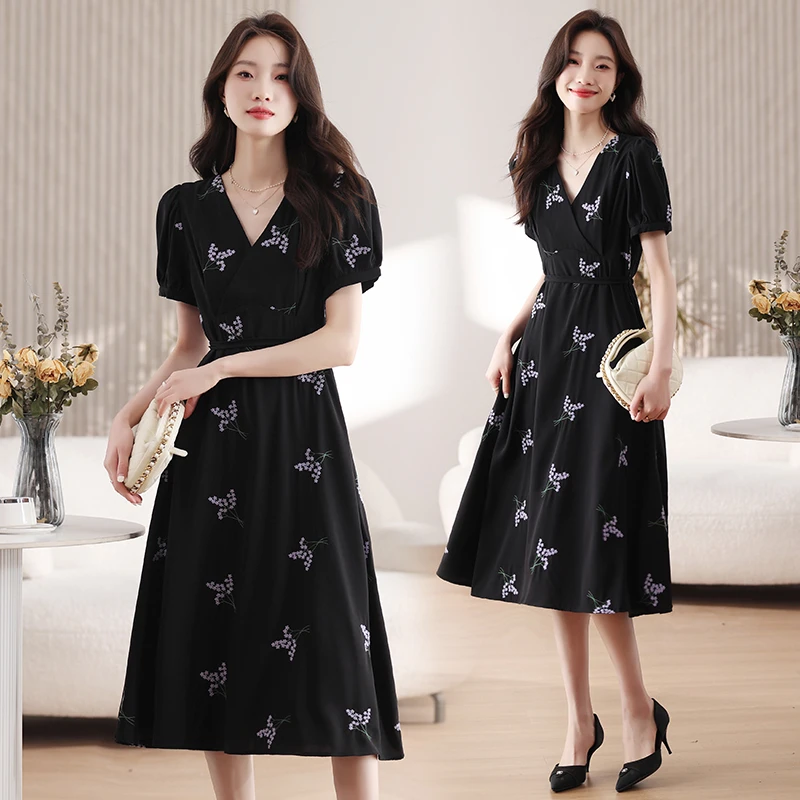 法式气质V领收腰碎花连衣裙女2025年夏季新款遮肚显瘦中长款裙子