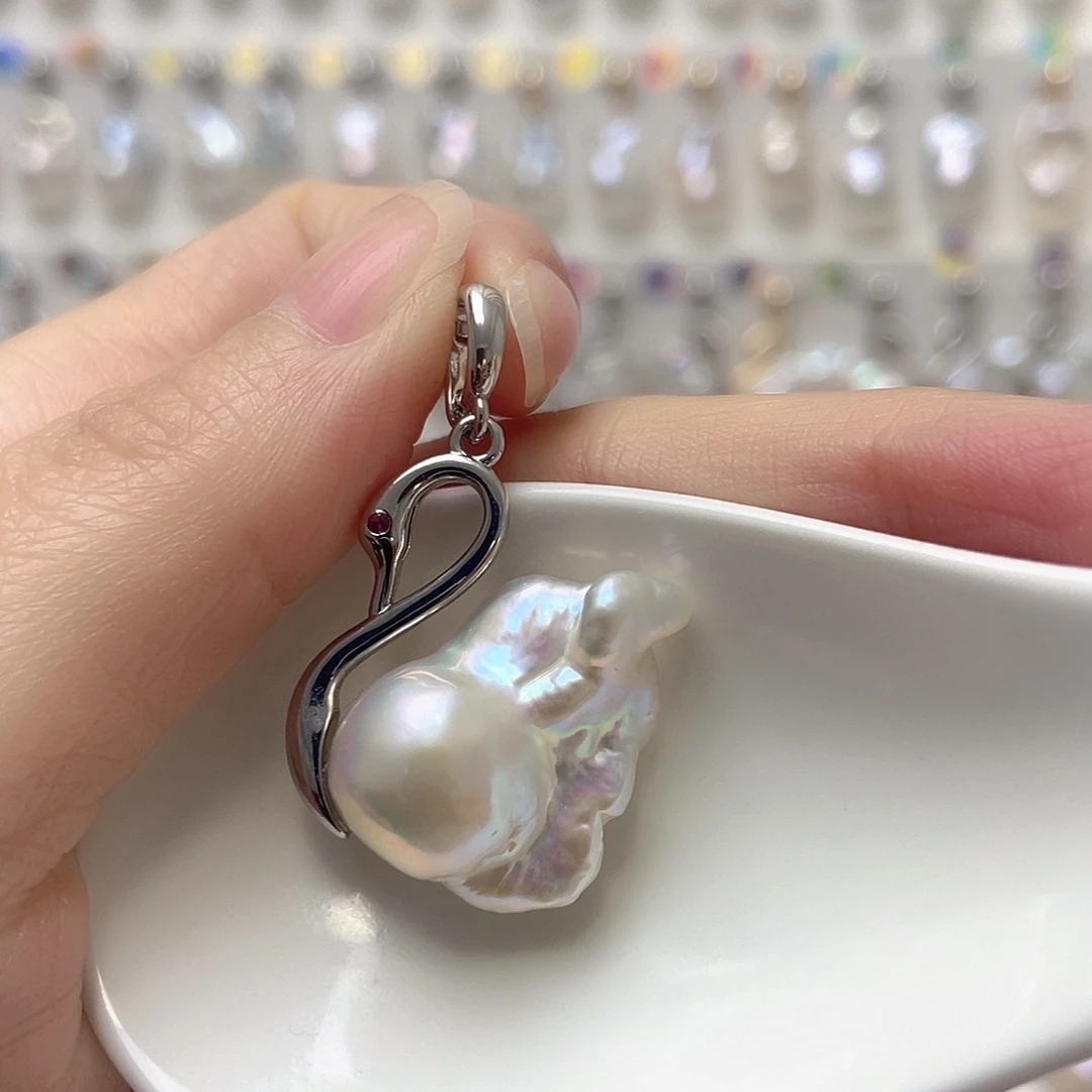 银S925镶嵌耳坠淡水珍珠