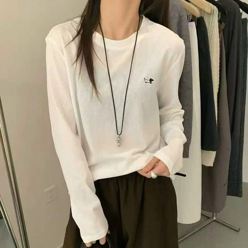25907one2025秋款小狗刺绣圆领百搭叠穿打底衫外穿长袖T恤女上衣