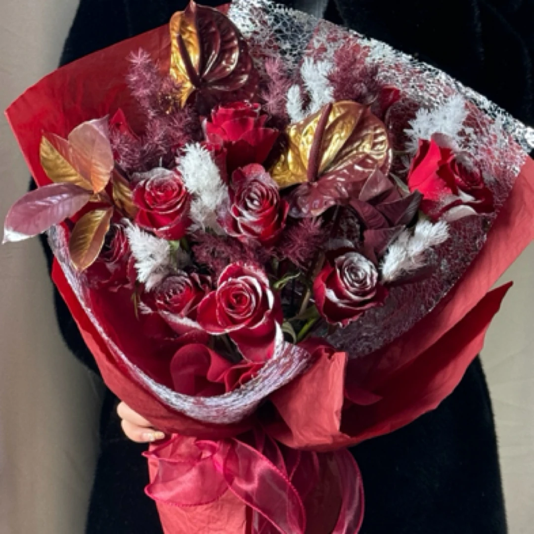 【雍容华贵】红玫瑰掌混搭红金色显贵花束订婚花束