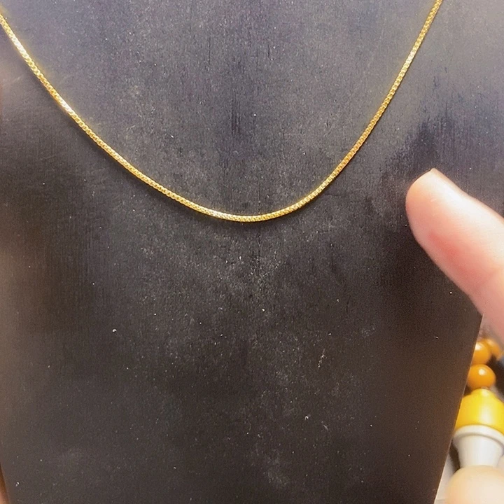 颈饰18K金镶嵌翡翠