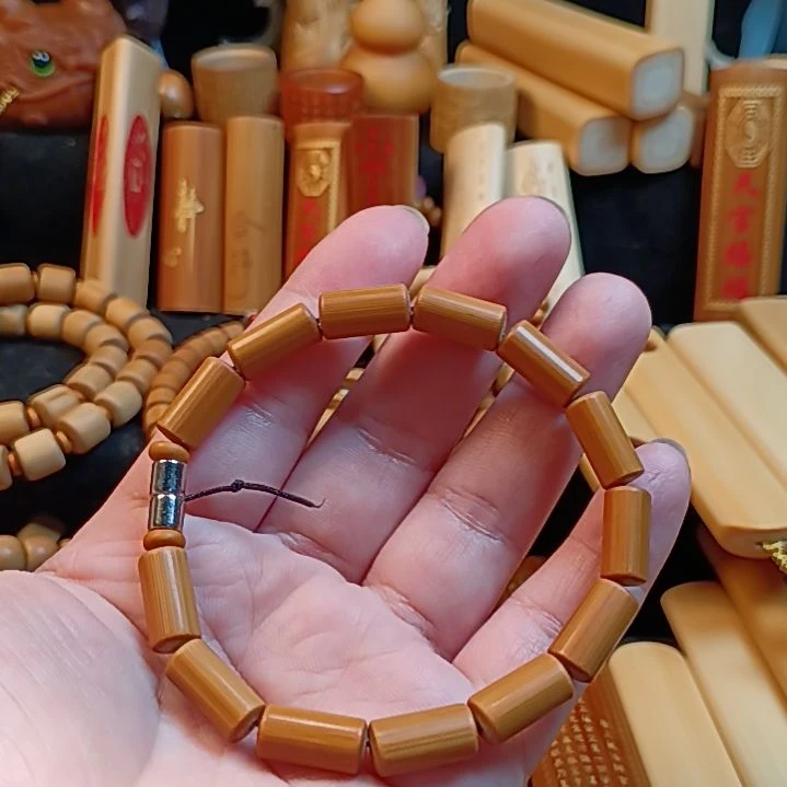 杨****⁹实心竹红皮手串配饰款