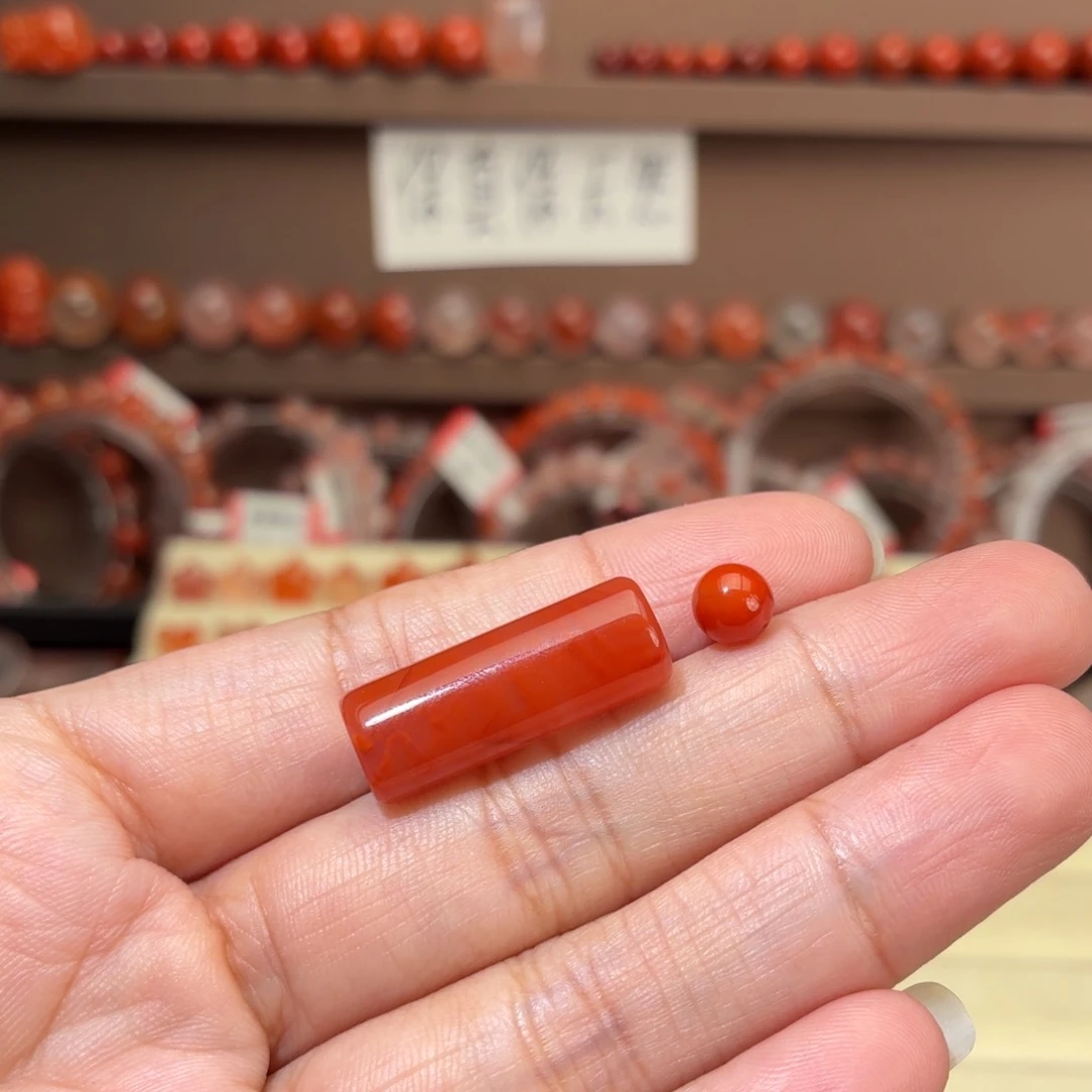 香***菜南红玛瑙未镶嵌川料2个