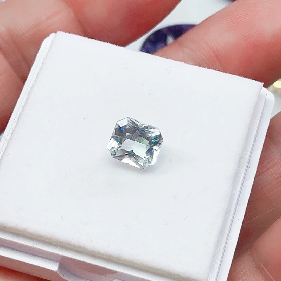 海蓝宝石裸石未镶嵌天无烧海蓝宝6.6×7.6毫米雷迪恩切