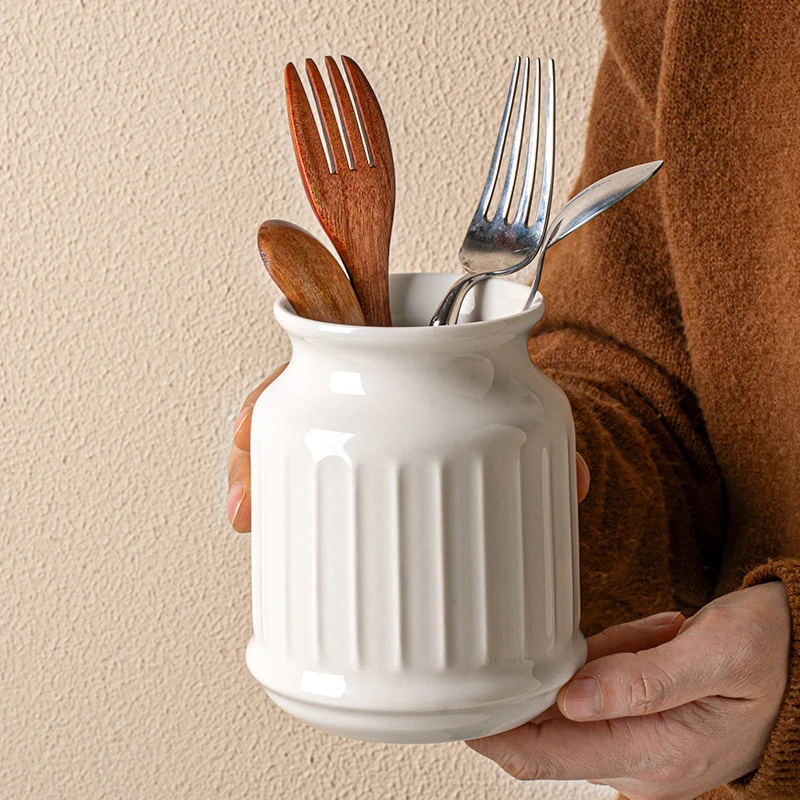 #家居好物#白色竖纹浮雕反口陶瓷收纳罐桌面多用收纳筒笔筒筷子筒