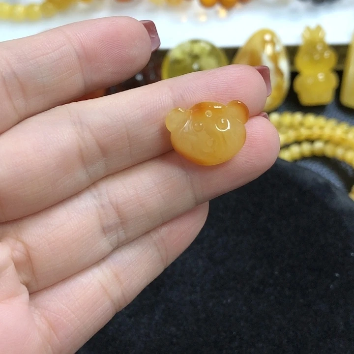 未镶嵌琥珀裸石小熊首