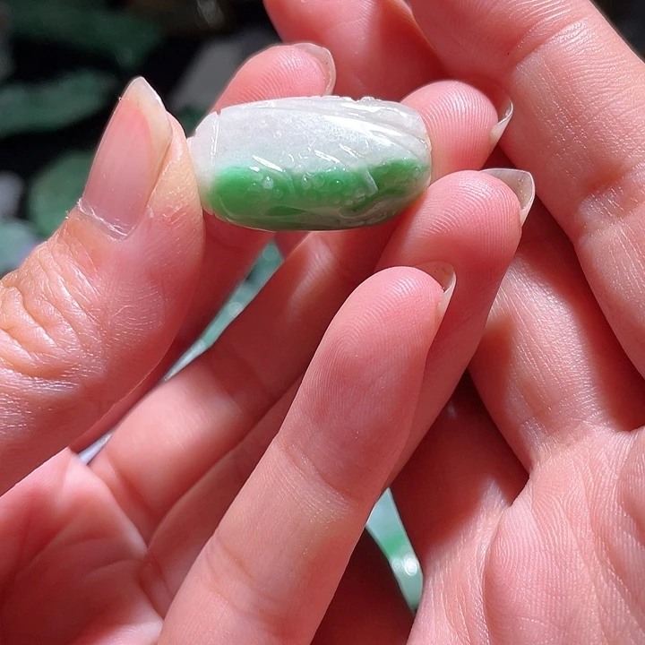 颈饰未镶嵌翡翠天