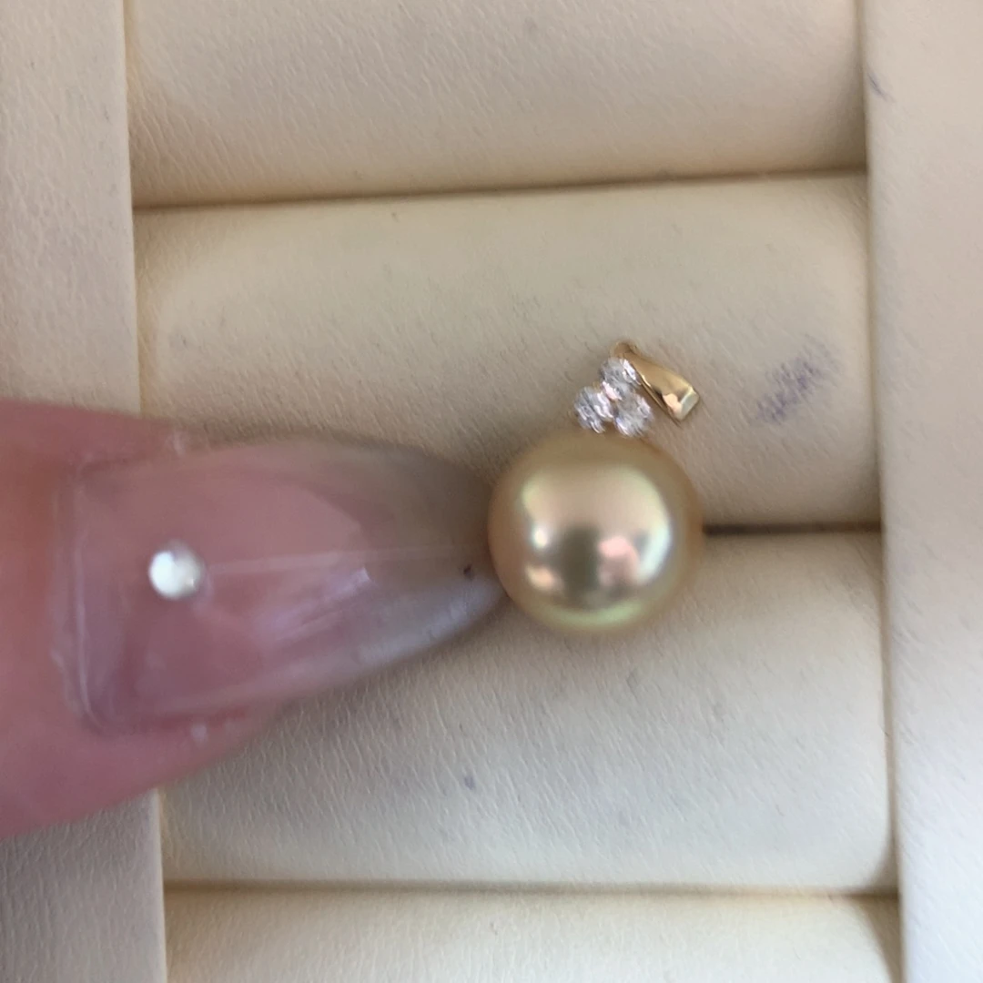 颈饰18K金镶嵌海水珍珠
