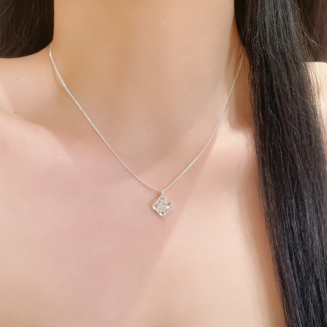 GINIFIMOR 铜项链 a200 小众银色异形锆石项链简约锁骨链