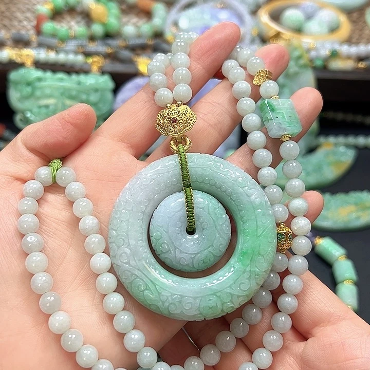 翡翠颈饰未镶嵌吊坠