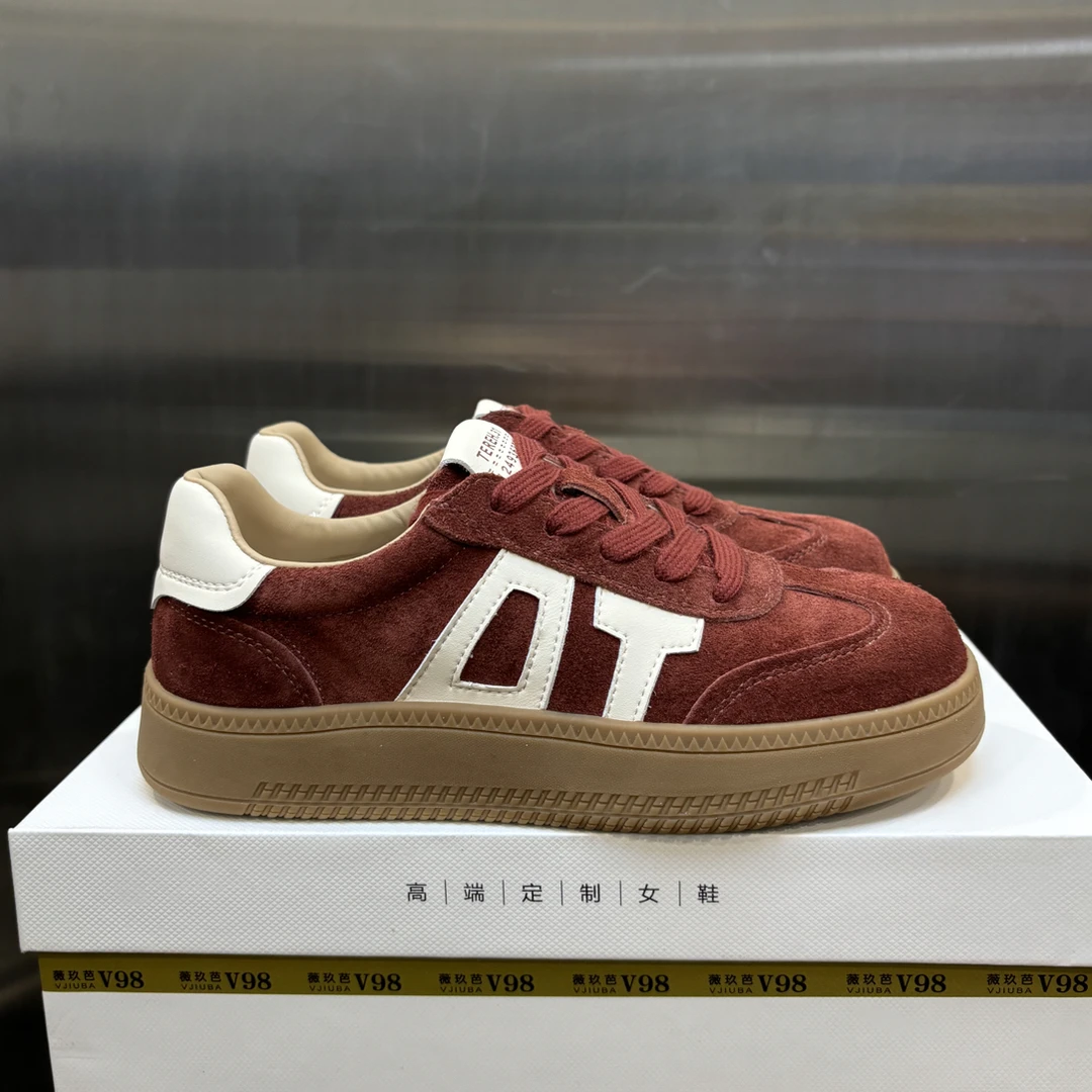 2025年 秋季新款真皮运动复古休闲鞋阿甘鞋耐磨轻便德训板鞋女